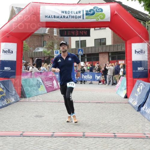 10.05.2026 - 8. Wedeler Halbmarathon Yannick Fuchs http://msf.ph/oto/9729481 10.05.2026 11:43:42 Ziel 771, 2149 meine-sportfotos.de