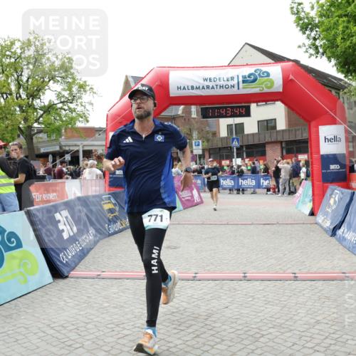 10.05.2026 - 8. Wedeler Halbmarathon Yannick Fuchs http://msf.ph/oto/9729501 10.05.2026 11:43:42 Ziel 771, 2149 meine-sportfotos.de
