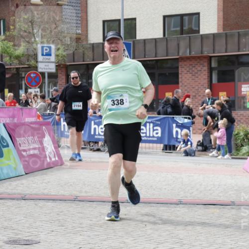 10.05.2026 - 8. Wedeler Halbmarathon Yannick Fuchs http://msf.ph/oto/9729513 10.05.2026 12:15:20 Ziel 338 meine-sportfotos.de