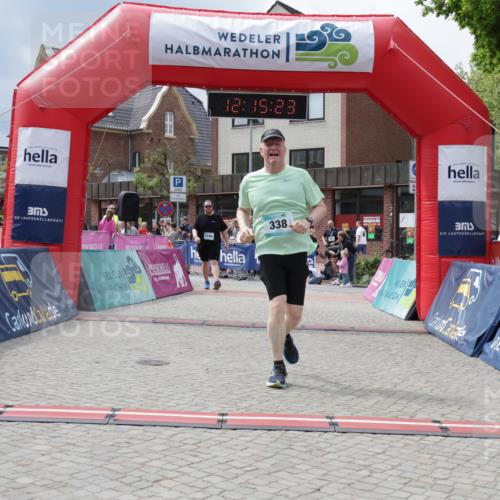10.05.2026 - 8. Wedeler Halbmarathon Yannick Fuchs http://msf.ph/oto/9729531 10.05.2026 12:15:21 Ziel 338, 2194 meine-sportfotos.de