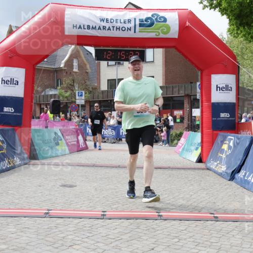 10.05.2026 - 8. Wedeler Halbmarathon Yannick Fuchs http://msf.ph/oto/9729537 10.05.2026 12:15:21 Ziel 338, 2194 meine-sportfotos.de