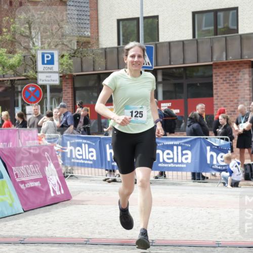 10.05.2026 - 8. Wedeler Halbmarathon Yannick Fuchs http://msf.ph/oto/9729766 10.05.2026 12:15:52 Ziel 125 meine-sportfotos.de