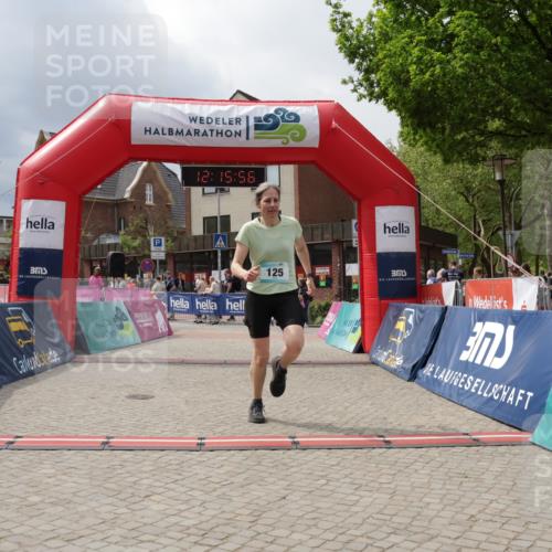 10.05.2026 - 8. Wedeler Halbmarathon Yannick Fuchs http://msf.ph/oto/9729784 10.05.2026 12:15:54 Ziel 125, 2028 meine-sportfotos.de