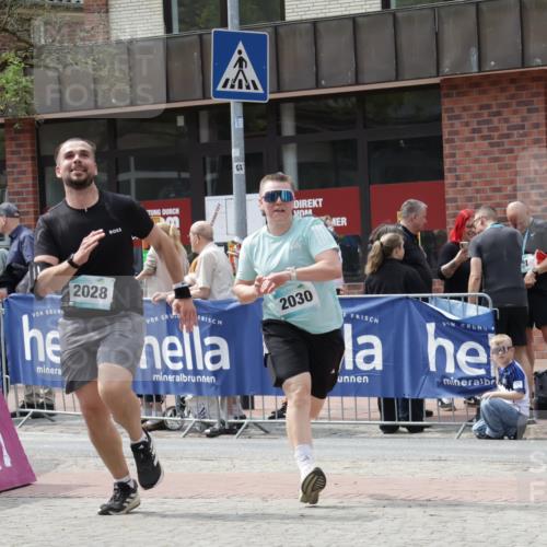 10.05.2026 - 8. Wedeler Halbmarathon Yannick Fuchs http://msf.ph/oto/9729818 10.05.2026 12:15:57 Ziel 125, 2028 meine-sportfotos.de