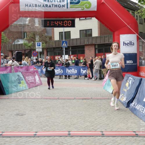10.05.2026 - 8. Wedeler Halbmarathon Yannick Fuchs http://msf.ph/oto/9729830 10.05.2026 11:43:59 Ziel 921, 1007, 2022 meine-sportfotos.de