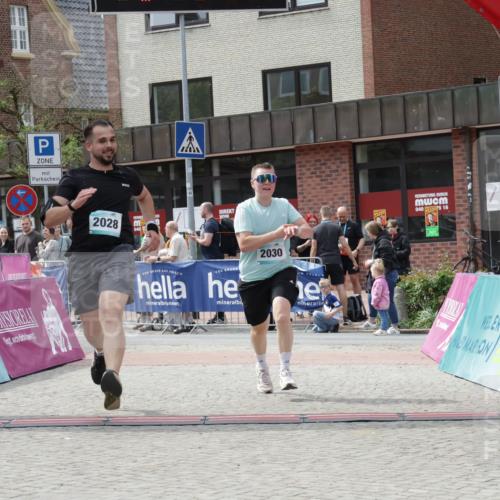 10.05.2026 - 8. Wedeler Halbmarathon Yannick Fuchs http://msf.ph/oto/9729842 10.05.2026 12:15:57 Ziel 125, 2028 meine-sportfotos.de