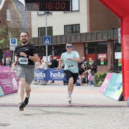 10.05.2026 - 8. Wedeler Halbmarathon Yannick Fuchs http://msf.ph/oto/9729849 10.05.2026 12:15:58 Ziel 125, 2028 meine-sportfotos.de