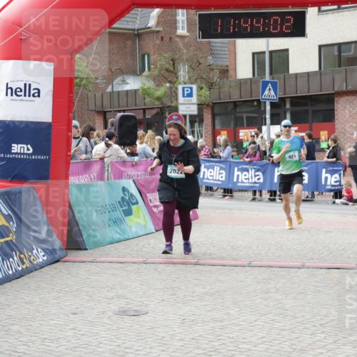 10.05.2026 - 8. Wedeler Halbmarathon Yannick Fuchs http://msf.ph/oto/9729863 10.05.2026 11:44:00 Ziel 921, 1007, 2022 meine-sportfotos.de