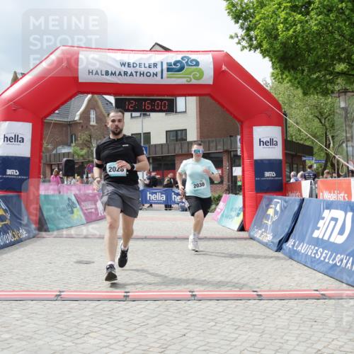 10.05.2026 - 8. Wedeler Halbmarathon Yannick Fuchs http://msf.ph/oto/9729870 10.05.2026 12:15:58 Ziel 125, 2028 meine-sportfotos.de