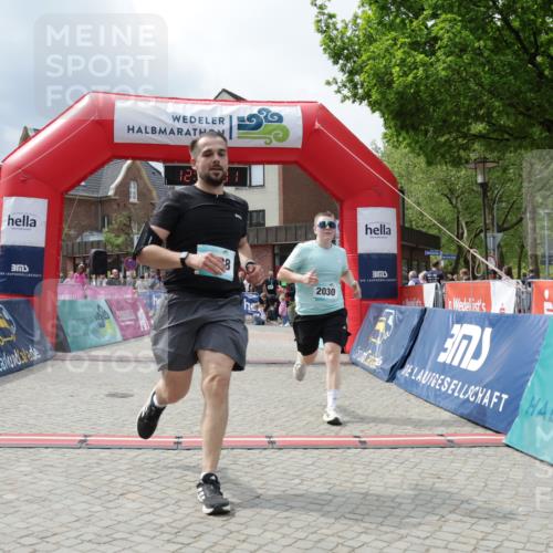 10.05.2026 - 8. Wedeler Halbmarathon Yannick Fuchs http://msf.ph/oto/9729885 10.05.2026 12:15:59 Ziel 176, 510, 2028 meine-sportfotos.de