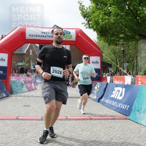 10.05.2026 - 8. Wedeler Halbmarathon Yannick Fuchs http://msf.ph/oto/9729890 10.05.2026 12:15:59 Ziel 176, 510, 2028 meine-sportfotos.de