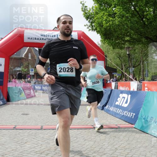 10.05.2026 - 8. Wedeler Halbmarathon Yannick Fuchs http://msf.ph/oto/9729895 10.05.2026 12:15:59 Ziel 176, 510, 2028 meine-sportfotos.de