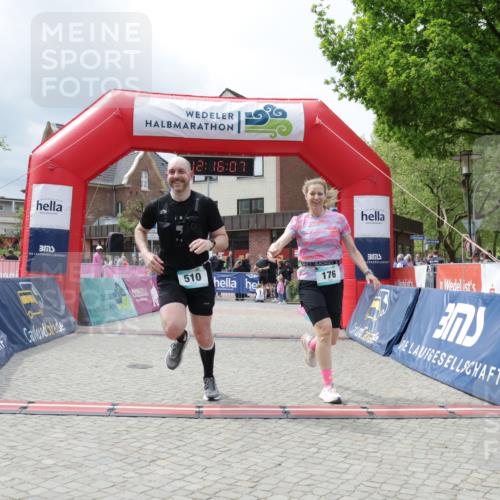 10.05.2026 - 8. Wedeler Halbmarathon Yannick Fuchs http://msf.ph/oto/9729973 10.05.2026 12:16:05 Ziel 176, 510, 951 meine-sportfotos.de