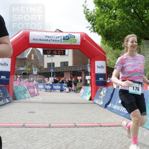 10.05.2026 - 8. Wedeler Halbmarathon Yannick Fuchs http://msf.ph/oto/9730004 10.05.2026 12:16:05 Ziel 176, 510, 951 meine-sportfotos.de