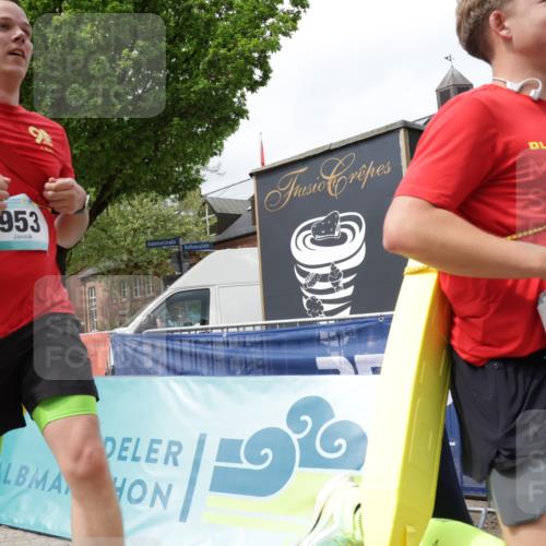 10.05.2026 - 8. Wedeler Halbmarathon Yannick Fuchs http://msf.ph/oto/9730029 10.05.2026 12:16:11 Ziel 102, 951, 953 meine-sportfotos.de