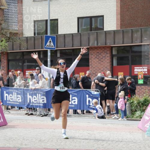 10.05.2026 - 8. Wedeler Halbmarathon Yannick Fuchs http://msf.ph/oto/9730038 10.05.2026 12:16:13 Ziel 57, 102, 951, 953 meine-sportfotos.de
