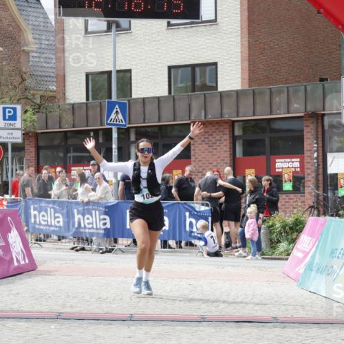 10.05.2026 - 8. Wedeler Halbmarathon Yannick Fuchs http://msf.ph/oto/9730043 10.05.2026 12:16:13 Ziel 57, 102, 951, 953 meine-sportfotos.de