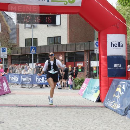 10.05.2026 - 8. Wedeler Halbmarathon Yannick Fuchs http://msf.ph/oto/9730059 10.05.2026 12:16:14 Ziel 57, 102, 951, 953 meine-sportfotos.de