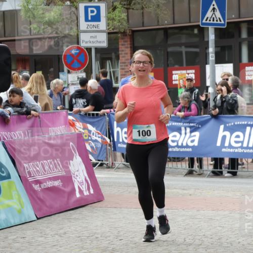 10.05.2026 - 8. Wedeler Halbmarathon Yannick Fuchs http://msf.ph/oto/9730075 10.05.2026 11:44:17 Ziel 100, 258, 2180 meine-sportfotos.de