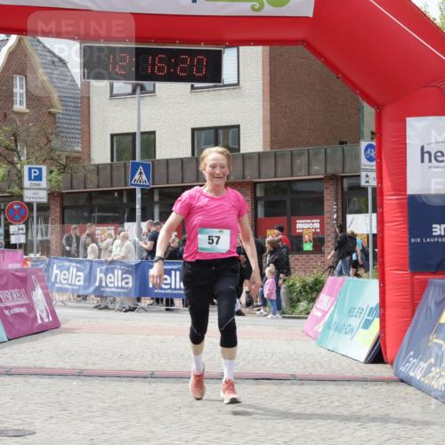 10.05.2026 - 8. Wedeler Halbmarathon Yannick Fuchs http://msf.ph/oto/9730130 10.05.2026 12:16:18 Ziel 57, 102 meine-sportfotos.de