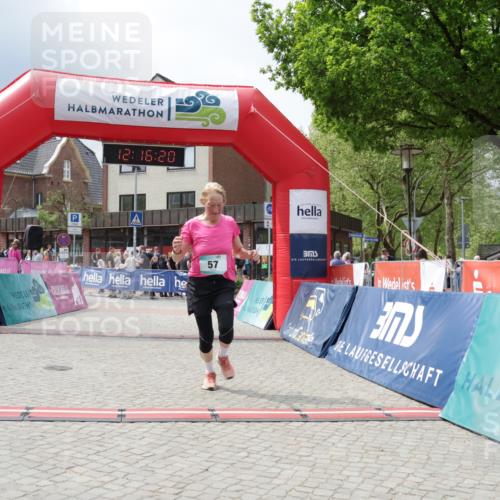 10.05.2026 - 8. Wedeler Halbmarathon Yannick Fuchs http://msf.ph/oto/9730150 10.05.2026 12:16:18 Ziel 57, 102 meine-sportfotos.de