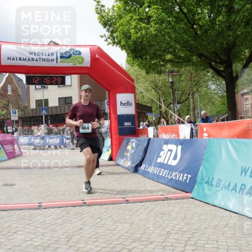 10.05.2026 - 8. Wedeler Halbmarathon Yannick Fuchs http://msf.ph/oto/9730235 10.05.2026 12:16:27 Ziel 464 meine-sportfotos.de