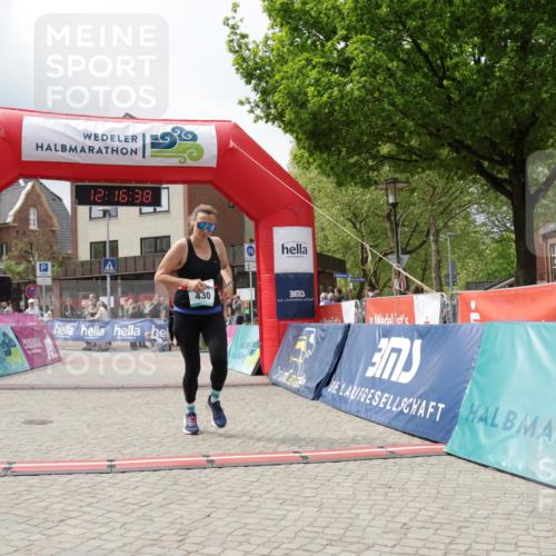 10.05.2026 - 8. Wedeler Halbmarathon Yannick Fuchs http://msf.ph/oto/9730309 10.05.2026 12:16:37 Ziel 416, 430 meine-sportfotos.de