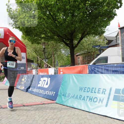 10.05.2026 - 8. Wedeler Halbmarathon Yannick Fuchs http://msf.ph/oto/9730323 10.05.2026 12:16:37 Ziel 416, 430 meine-sportfotos.de