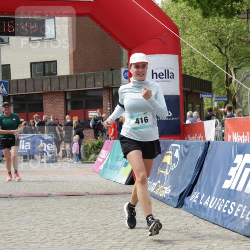 10.05.2026 - 8. Wedeler Halbmarathon Yannick Fuchs http://msf.ph/oto/9730379 10.05.2026 12:16:42 Ziel 58, 260, 416, 732, 822 meine-sportfotos.de