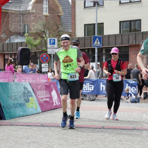 10.05.2026 - 8. Wedeler Halbmarathon Yannick Fuchs http://msf.ph/oto/9730416 10.05.2026 12:16:45 Ziel 58, 260, 416, 732, 822 meine-sportfotos.de