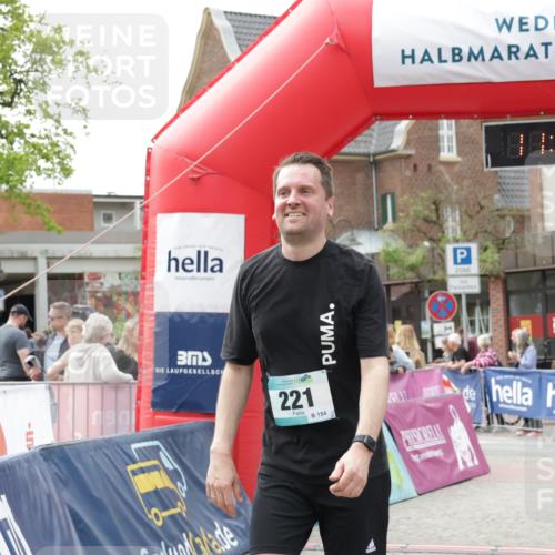 10.05.2026 - 8. Wedeler Halbmarathon Yannick Fuchs http://msf.ph/oto/9730427 10.05.2026 11:44:37 Ziel 221, 778, 907 meine-sportfotos.de