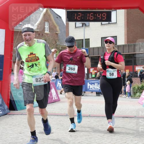 10.05.2026 - 8. Wedeler Halbmarathon Yannick Fuchs http://msf.ph/oto/9730443 10.05.2026 12:16:47 Ziel 58, 260, 416, 497, 732, 822 meine-sportfotos.de