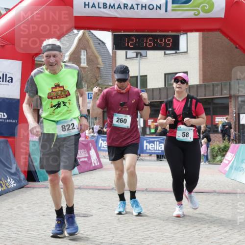 10.05.2026 - 8. Wedeler Halbmarathon Yannick Fuchs http://msf.ph/oto/9730448 10.05.2026 12:16:47 Ziel 58, 260, 416, 497, 732, 822 meine-sportfotos.de