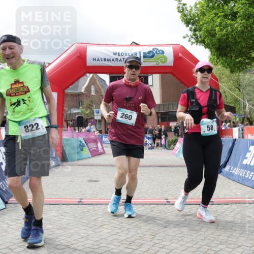 10.05.2026 - 8. Wedeler Halbmarathon Yannick Fuchs http://msf.ph/oto/9730474 10.05.2026 12:16:48 Ziel 58, 260, 497, 732, 822 meine-sportfotos.de