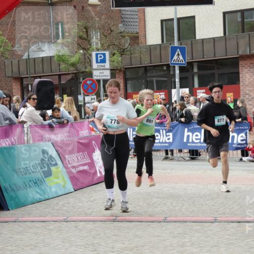 10.05.2026 - 8. Wedeler Halbmarathon Yannick Fuchs http://msf.ph/oto/9730477 10.05.2026 11:44:41 Ziel 778, 877 meine-sportfotos.de