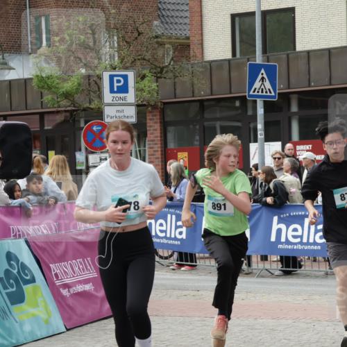 10.05.2026 - 8. Wedeler Halbmarathon Yannick Fuchs http://msf.ph/oto/9730485 10.05.2026 11:44:41 Ziel 778, 877 meine-sportfotos.de