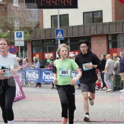 10.05.2026 - 8. Wedeler Halbmarathon Yannick Fuchs http://msf.ph/oto/9730497 10.05.2026 11:44:42 Ziel 778, 877 meine-sportfotos.de