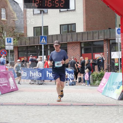 10.05.2026 - 8. Wedeler Halbmarathon Yannick Fuchs http://msf.ph/oto/9730502 10.05.2026 12:16:50 Ziel 58, 260, 497, 732, 822 meine-sportfotos.de