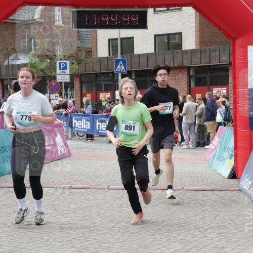 10.05.2026 - 8. Wedeler Halbmarathon Yannick Fuchs http://msf.ph/oto/9730507 10.05.2026 11:44:43 Ziel 778, 877 meine-sportfotos.de