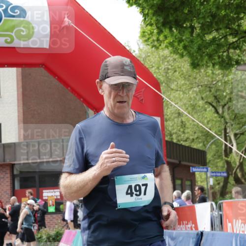 10.05.2026 - 8. Wedeler Halbmarathon Yannick Fuchs http://msf.ph/oto/9730520 10.05.2026 12:16:52 Ziel 58, 260, 497 meine-sportfotos.de