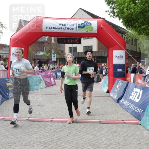 10.05.2026 - 8. Wedeler Halbmarathon Yannick Fuchs http://msf.ph/oto/9730528 10.05.2026 11:44:43 Ziel 778, 877 meine-sportfotos.de