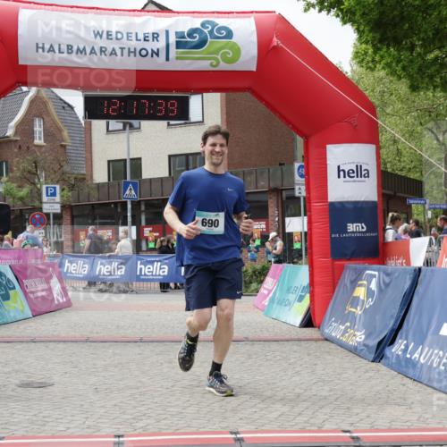 10.05.2026 - 8. Wedeler Halbmarathon Yannick Fuchs http://msf.ph/oto/9730594 10.05.2026 12:17:37 Ziel 563, 690 meine-sportfotos.de