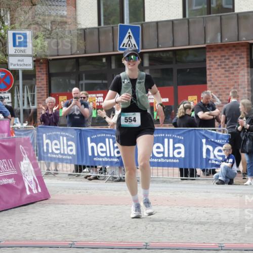 10.05.2026 - 8. Wedeler Halbmarathon Yannick Fuchs http://msf.ph/oto/9730620 10.05.2026 12:18:03 Ziel 554 meine-sportfotos.de