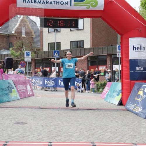 10.05.2026 - 8. Wedeler Halbmarathon Yannick Fuchs http://msf.ph/oto/9730712 10.05.2026 12:18:09 Ziel 554, 685 meine-sportfotos.de