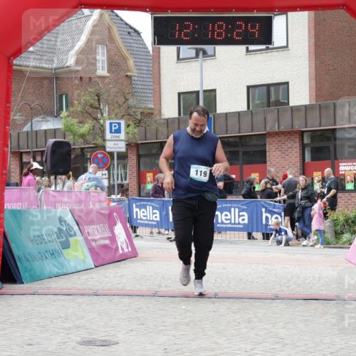 10.05.2026 - 8. Wedeler Halbmarathon Yannick Fuchs http://msf.ph/oto/9730854 10.05.2026 12:18:22 Ziel 119 meine-sportfotos.de