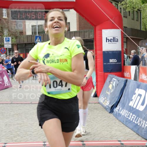 10.05.2026 - 8. Wedeler Halbmarathon Yannick Fuchs http://msf.ph/oto/9730892 10.05.2026 11:45:07 Ziel 52, 233, 749, 755, 756, 763, 917, 1047 meine-sportfotos.de