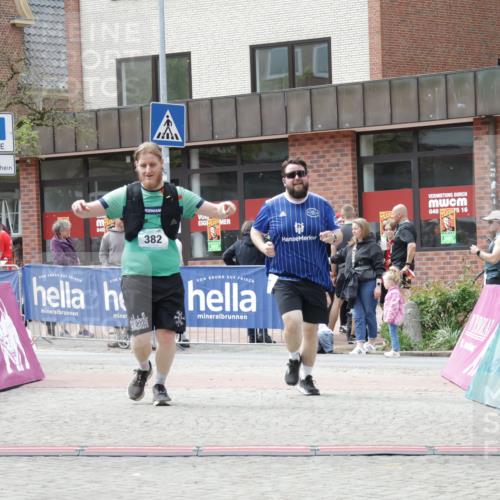 10.05.2026 - 8. Wedeler Halbmarathon Yannick Fuchs http://msf.ph/oto/9730902 10.05.2026 12:18:42 Ziel 382, 977 meine-sportfotos.de