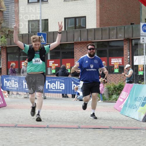 10.05.2026 - 8. Wedeler Halbmarathon Yannick Fuchs http://msf.ph/oto/9730912 10.05.2026 12:18:42 Ziel 382, 977 meine-sportfotos.de