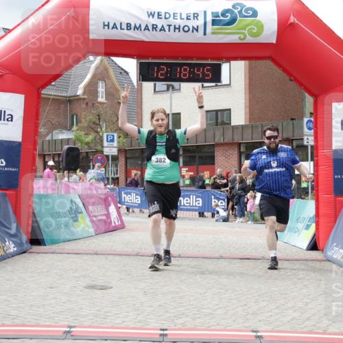 10.05.2026 - 8. Wedeler Halbmarathon Yannick Fuchs http://msf.ph/oto/9730928 10.05.2026 12:18:43 Ziel 382, 977 meine-sportfotos.de