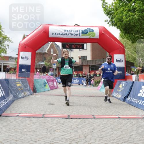 10.05.2026 - 8. Wedeler Halbmarathon Yannick Fuchs http://msf.ph/oto/9730938 10.05.2026 12:18:44 Ziel 382, 977 meine-sportfotos.de